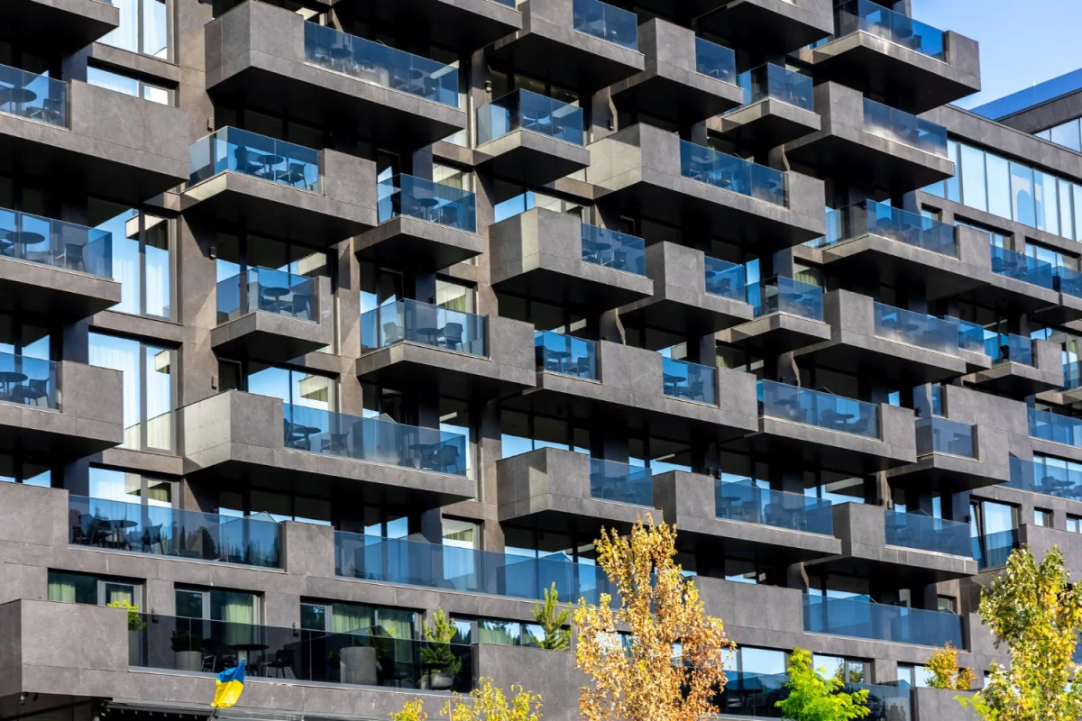 Obliczanie śladu węglowego produkcji budowlanej: Klucz do zrównoważonego rozwoju branży budowlanej